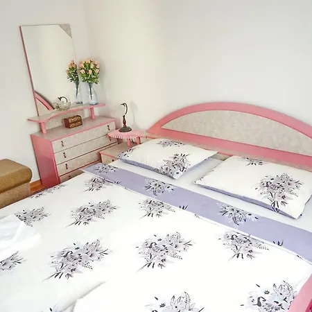 Behi Guest house 3*