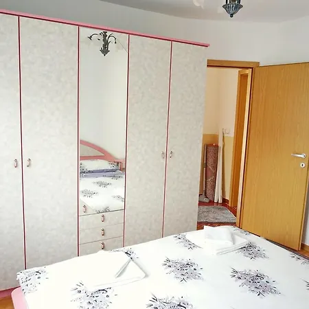 Behi Guest house Pula